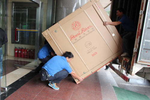 勐腊钢琴贵重工艺品无忧运